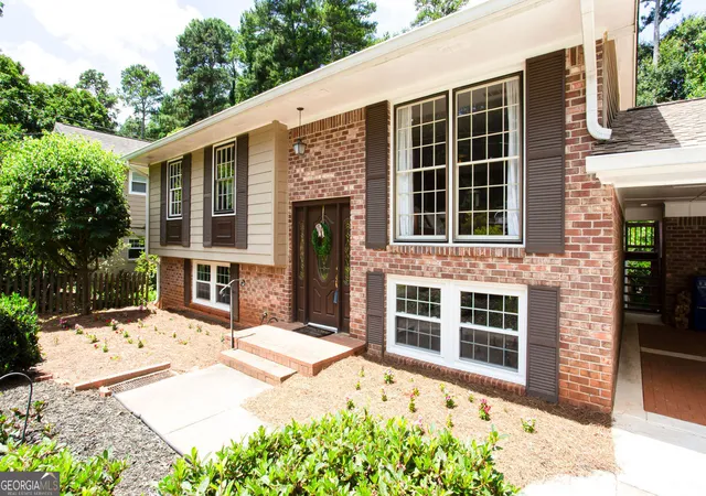 Photo 4 of Sale Pending at 2814 Goodfellows Rd, Tucker, GA 30084 | MLS# 10795795 | Listing updated on 2026-09-08