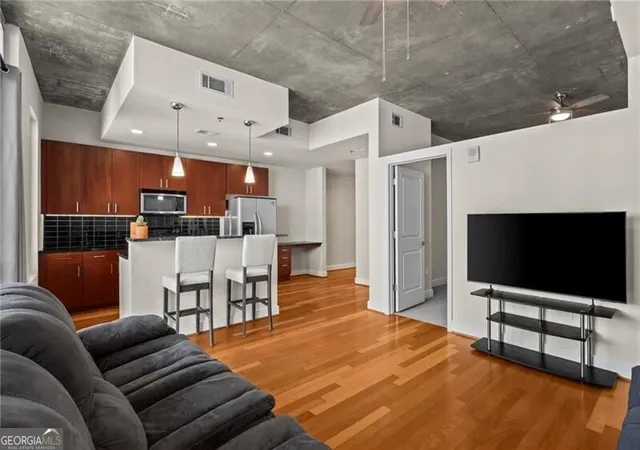 4th image of 44 Peachtree Pl Nw #1628, Atlanta, GA 30309 | MLS# 10778114