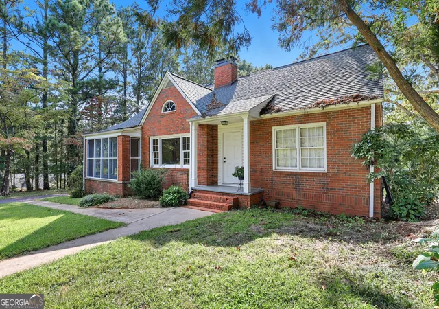 Photo 4 of Single family home for sale at 329 Morrison Moore Pkwy E, Dahlonega, GA 30533 | MLS# 10608282 | Listing updated on 2026-09-27