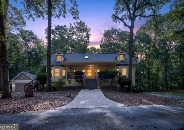 Photo 3 of Sale Pending at 121 Broom Blvd, Fayetteville, GA 30215 | MLS# 10822105 | Listing updated on 2026-09-23
