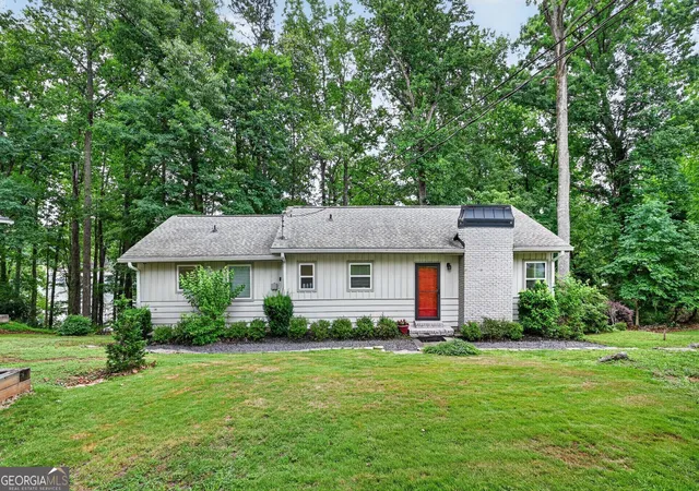 Photo 1 of Single family home for sale at 6321 Lakeview Dr, Buford, GA 30518 | MLS# 10784301 | Listing updated on 2026-08-13