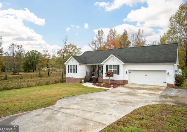 Photo 4 of Single family home for sale at 1616 Houston Valley Rd, Ringgold, GA 30736 | MLS# 10833177 | Listing updated on 2026-08-26
