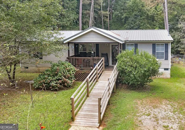 1st image of 450 Lakeshore Dr, Jackson, GA 30233 | MLS# 10779777