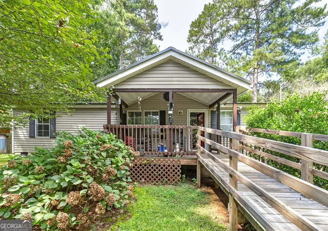3rd image of 450 Lakeshore Dr, Jackson, GA 30233 | MLS# 10779777