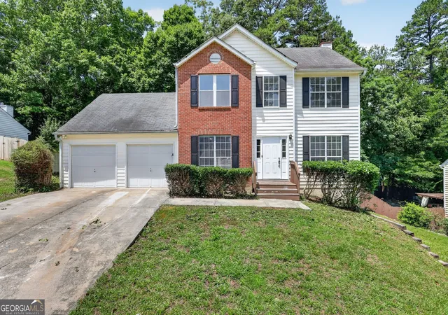 Photo 1 of Sale Pending at 1121 Huntington Pl Cir, Lithonia, GA 30058 | MLS# 10779705 | Listing updated on 2026-10-08