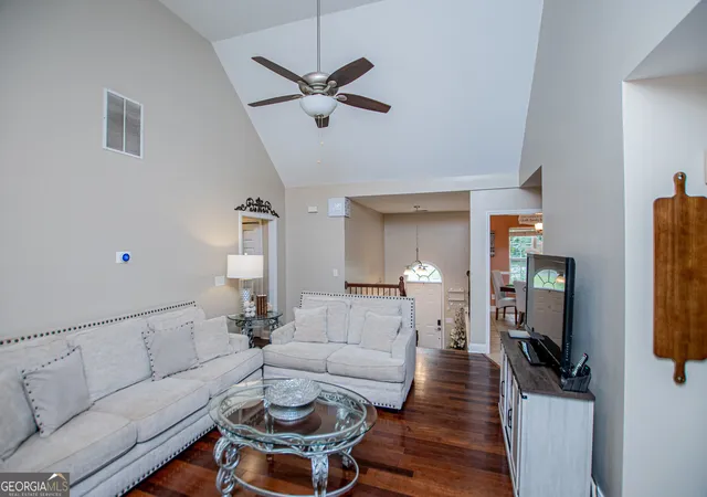 Photo 2 of Single family home for sale at 5235 Hilltop Dr, Villa Rica, GA 30180 | MLS# 10825367 | Listing updated on 2026-08-27