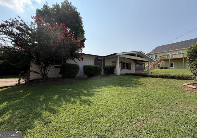 2nd image of 1 Alpine Dr Dr, Newnan, GA 30263 | MLS# 10815369