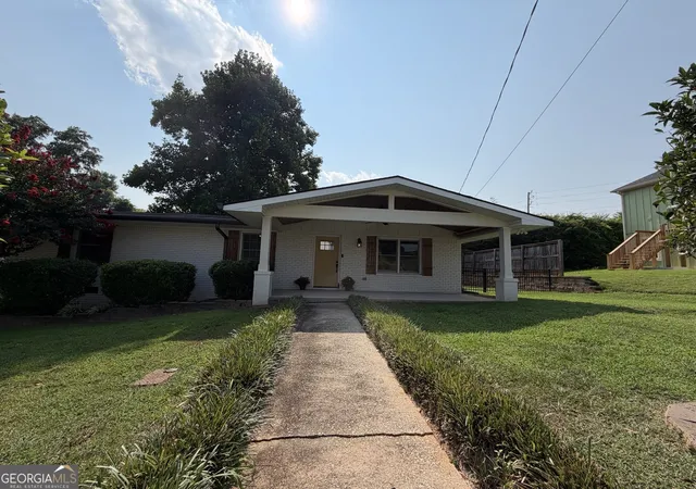 3rd image of 1 Alpine Dr Dr, Newnan, GA 30263 | MLS# 10815369