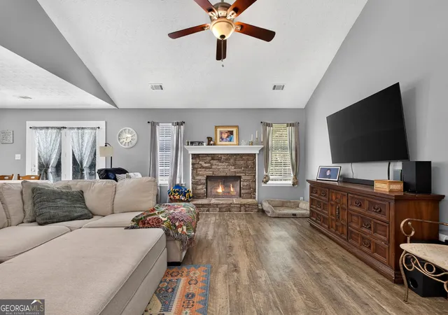 2nd image of 245 Cottonwood Ct, Jackson, GA 30233 | MLS# 10816240