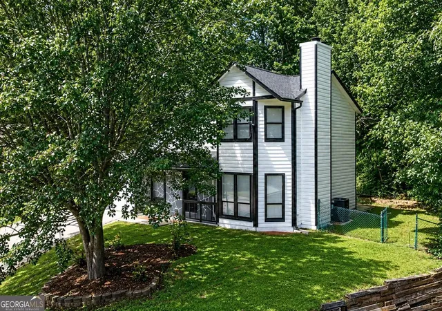 1st image of 556 Sunfield Dr Nw, Lilburn, GA 30047 | MLS# 10812731