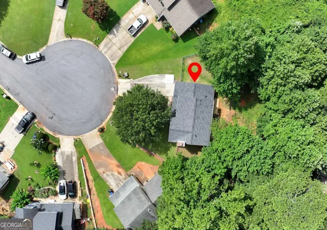 Photo 3 of Single family home for sale at 556 Sunfield Dr Nw, Lilburn, GA 30047 | MLS# 10812731 | Listing updated on 2026-09-30
