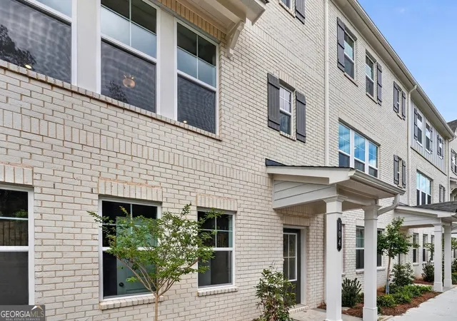 Townhouse for sale at 104 Epperly Way, Tucker, GA 30084 | MLS# 10708306