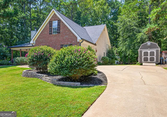 Photo 4 of Sale Pending at 1041 Matthews Wy, Mcdonough, GA 30252 | MLS# 10829292 | Listing updated on 2026-08-30