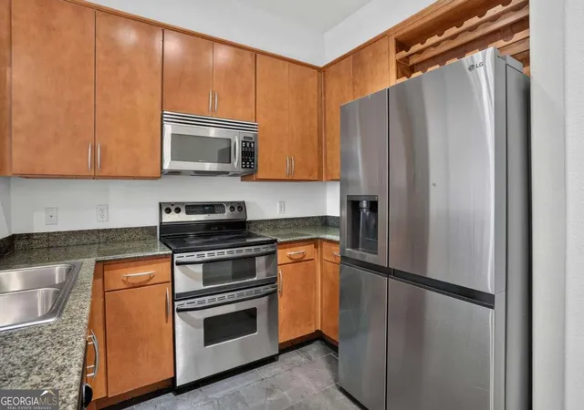 Photo 4 of Condo for sale at 3445 Stratford Rd Ne #2306, Atlanta, GA 30326 | MLS# 10807076 | Listing updated on 2026-09-04