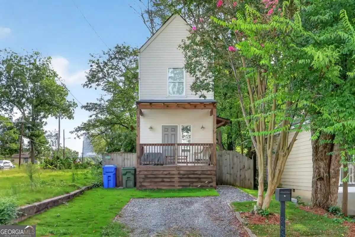 Photo 1 of Single family home for sale at 523 Griffin St Nw, Atlanta, GA 30318 | MLS# 10854674 | Listing updated on 2026-10-12