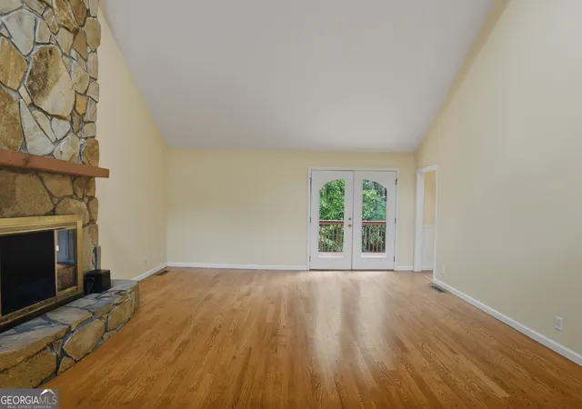 Photo 3 of Single family home for sale at 370 Darren Dr, Fayetteville, GA 30215 | MLS# 10779825 | Listing updated on 2026-08-02