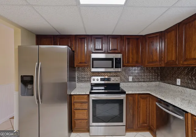 Photo 4 of Single family home for sale at 370 Darren Dr, Fayetteville, GA 30215 | MLS# 10779825 | Listing updated on 2026-08-02