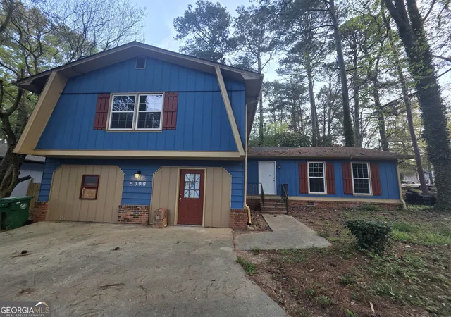 Photo 2 of Single family home for sale at 5398 Rockbridge Rd, Stone Mountain, GA 30088 | MLS# 10754821 | Listing updated on 2026-05-15