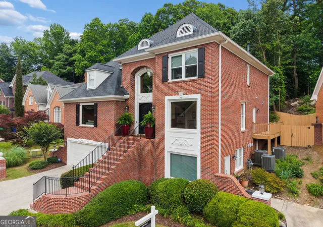 Photo 2 of Single family home for sale at 3177 Kings Arms Ct Ne, Atlanta, GA 30345 | MLS# 10767693 | Listing updated on 2026-10-08