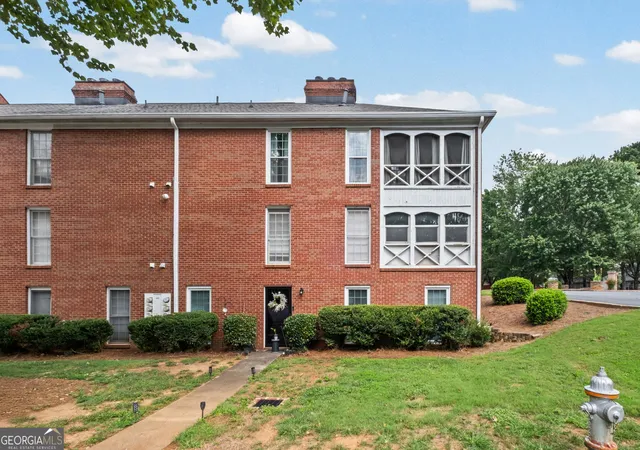 2nd image of 1166 Booth Rd SW, Marietta, GA 30008