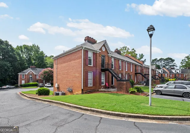 2nd image of 1166 Booth Rd Sw #209, Marietta, GA 30008 | MLS# 10827296