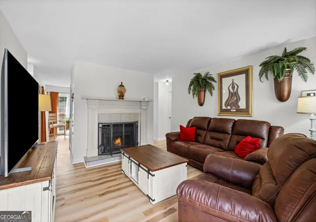 Photo 3 of Condo for sale at 1166 Booth Rd Sw #209, Marietta, GA 30008 | MLS# 10827296 | Listing updated on 2026-08-31