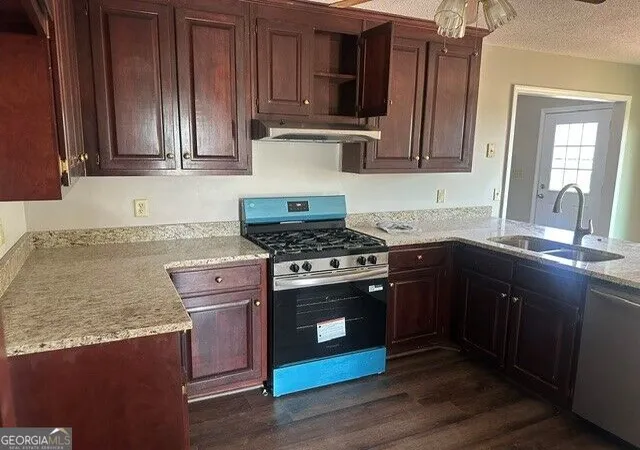 Photo 3 of Sale Pending at 695 Teamon Rd, Griffin, GA 30223 | MLS# 10832564 | Listing updated on 2026-09-21