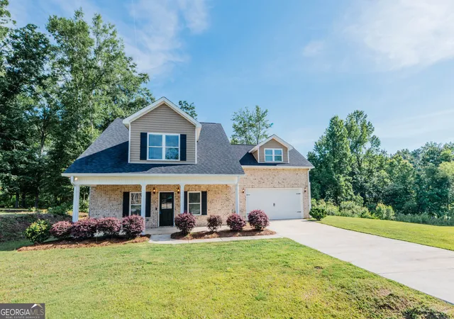 Photo 2 of Single family home for sale at 317 Willow Cove Ct, Lizella, GA 31052 | MLS# 10824412 | Listing updated on 2026-08-26