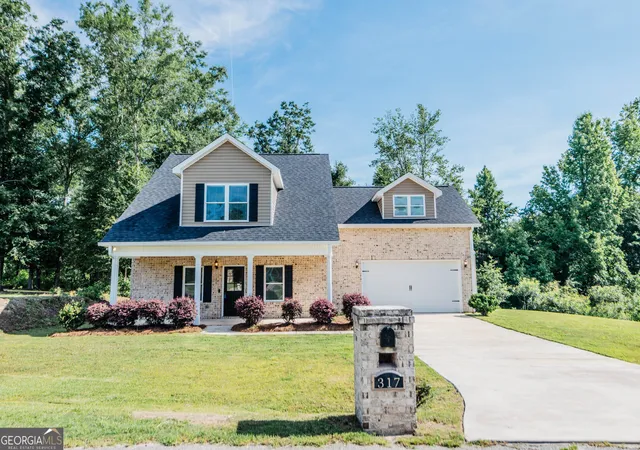 Photo 3 of Sale Pending at 317 Willow Cove Ct, Lizella, GA 31052 | MLS# 10824412 | Listing updated on 2026-09-16