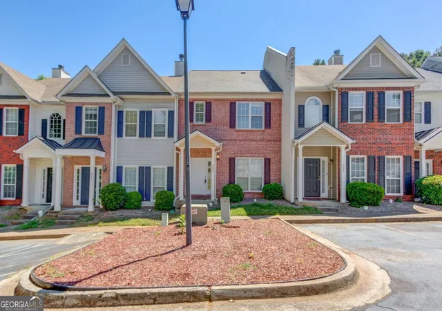 Homes for sale in Lawrenceville, GA | 964 Tree Creek Blvd, Lawrenceville, GA 30043 | MLS# 10768501