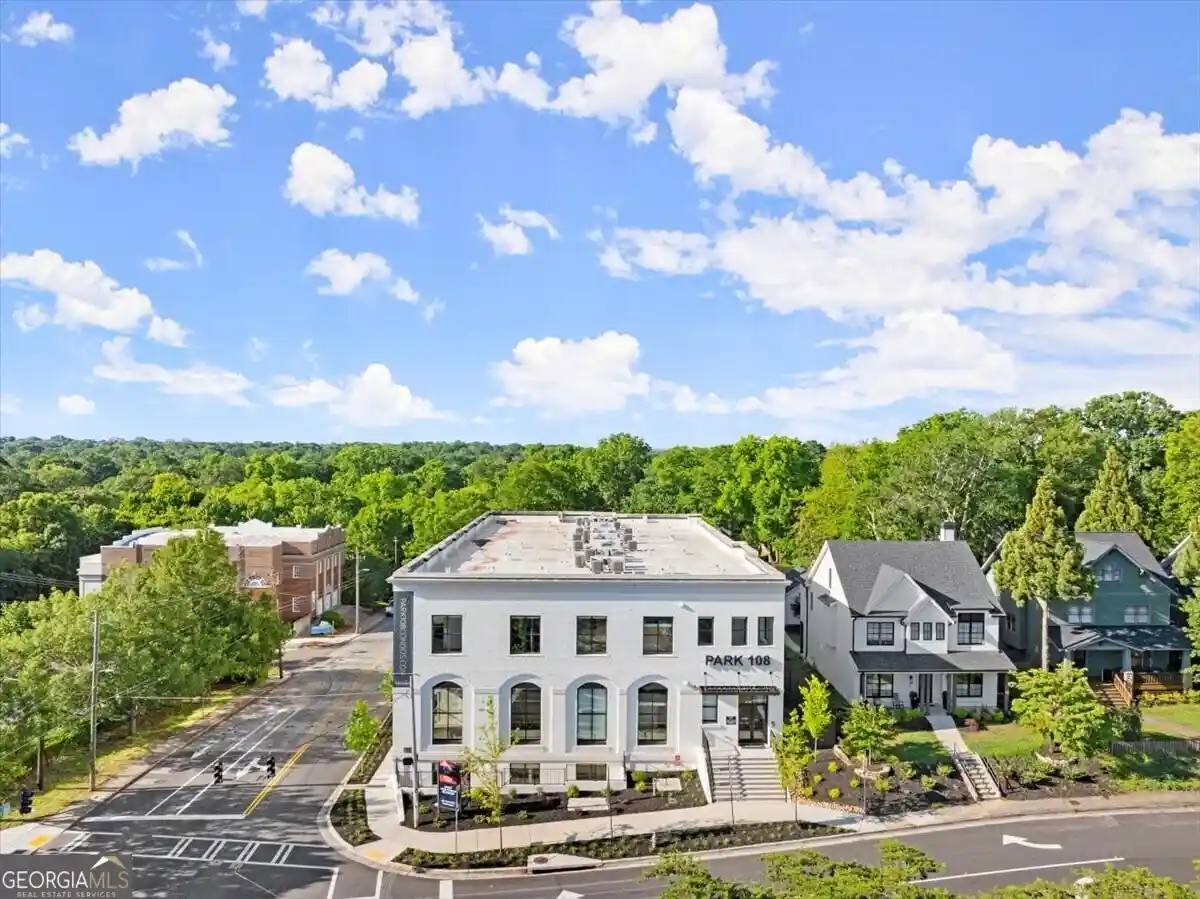 Listing Photo 1 - Condo for sale in 108 Park Pl Unit 107 located at 108 Park Pl Unit 107, Decatur, GA 30030 - Unit 108 Park Pl Unit 107