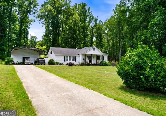 Homes for sale in Winder, GA | 1042 Carl Bramlett Rd, Winder, GA 30680 | MLS# 10803476