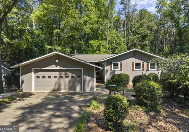 Homes for sale in Lavonia, GA | 244 Lake View Ct, Lavonia, GA 30553 | MLS# 10788555