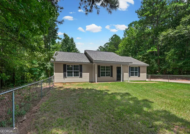Photo 3 of Single family home for sale at 109 Pinedale Cir, Griffin, GA 30224 | MLS# 10804604 | Listing updated on 2026-07-27