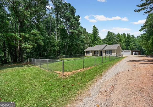 Photo 3 of Single family home for sale at 109 Pinedale Cir, Griffin, GA 30224 | MLS# 10804604 | Listing updated on 2026-07-27