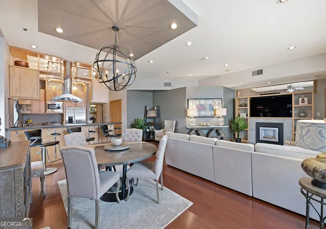 Photo 3 of Condo for sale at 1433 Williams St #1C, Chattanooga, TN 37408 | MLS# 10827313 | Listing updated on 2026-10-08
