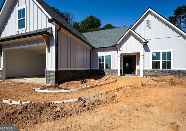 Single family home for sale at 133 Oakhurst Ter NE, Calhoun, GA 30701 | MLS# 10873355