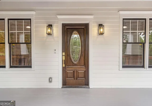 Photo 3 of Single family home for sale at 2170 Memorial Dr Se, Atlanta, GA 30317 | MLS# 10816084 | Listing updated on 2026-09-22