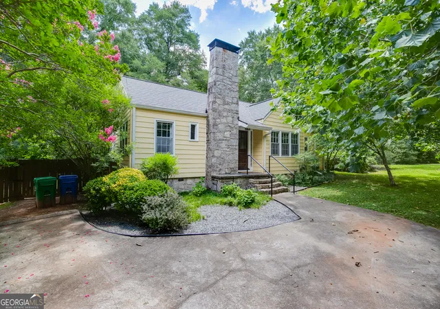 3rd image of 2657 Old Norcross Rd, Tucker, GA 30084 | MLS# 10818114