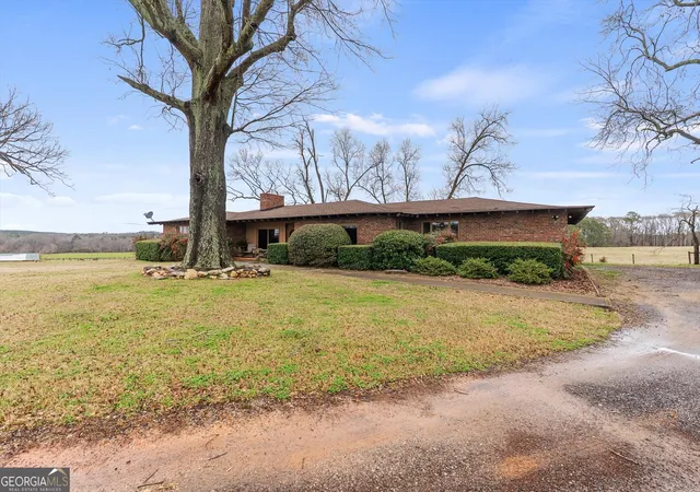 Photo 3 of Sale Pending at 1625a Old Carrolton Rd, Newnan, GA 30263 | MLS# 10701604 | Listing updated on 2026-09-08