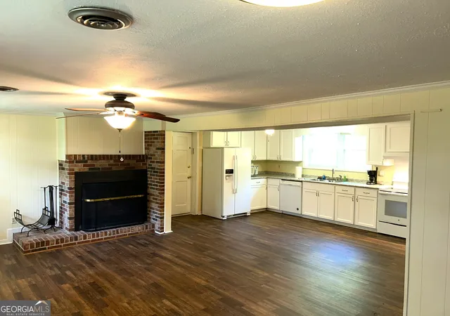 Photo 3 of Sale Pending at 205 22 W Hwy, Milledgeville, GA 31061 | MLS# 10634991 | Listing updated on 2026-09-11