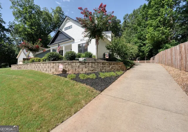 Photo 2 of Single family home for sale at 4471 Mclain Cir, Acworth, GA 30101 | MLS# 10823184 | Listing updated on 2026-08-28