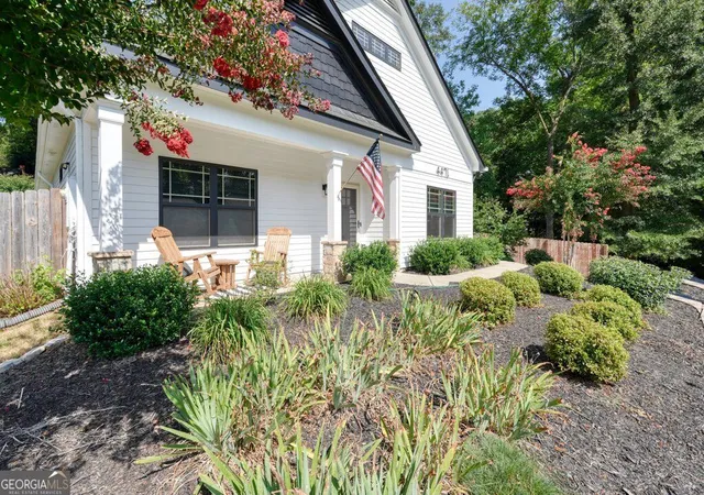 Photo 4 of Single family home for sale at 4471 Mclain Cir, Acworth, GA 30101 | MLS# 10823184 | Listing updated on 2026-08-28