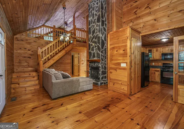 Photo 4 of Single family home for sale at 211 Red Oak Forest Ln, Murphy, NC 28906 | MLS# 10787188 | Listing updated on 2026-09-16
