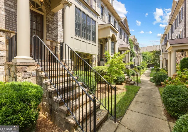 Photo 2 of Townhouse for sale at 3671 Manor Brook Ter Ne, Atlanta, GA 30319 | MLS# 10823119 | Listing updated on 2026-10-01