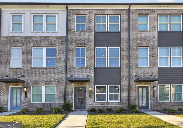 Photo 2 of Townhouse for sale at 2656 Brookview Ln, Atlanta, GA 30318 | MLS# 10830733 | Listing updated on 2026-10-09