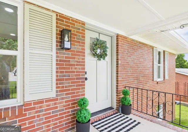 3rd image of 1562 Berkshire Dr, Macon, GA 31206 | MLS# 10793593