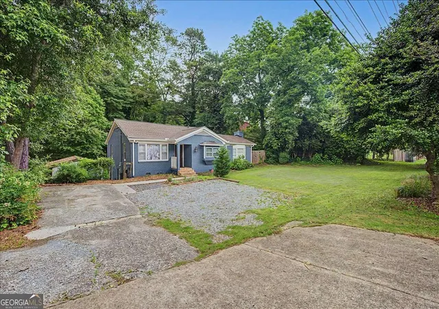 3rd image of 3711 Shallowford Rd, Marietta, GA 30062 | MLS# 10774338