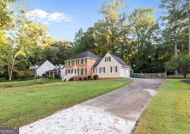 Photo 3 of Single family home for sale at 2982 Moorings Pkwy Sw, Snellville, GA 30039 | MLS# 10833455 | Listing updated on 2026-09-18