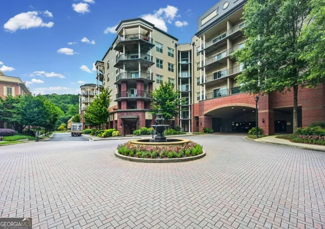 Listing Photo 1 - Condo for sale in building located at 200 River Vis Dr, Atlanta, GA 30339 - Unit #644